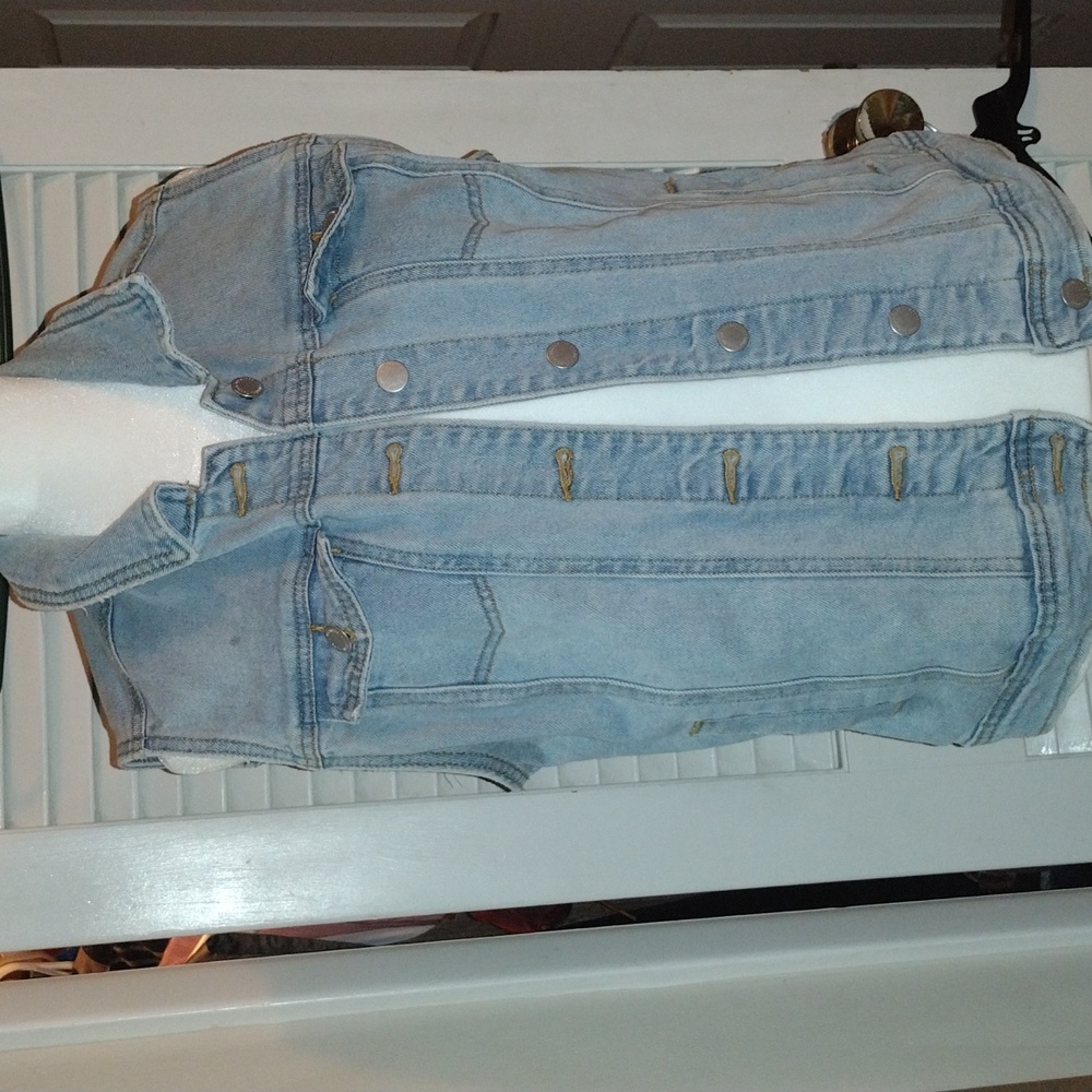 Vintage Threads Size M Denim Vest